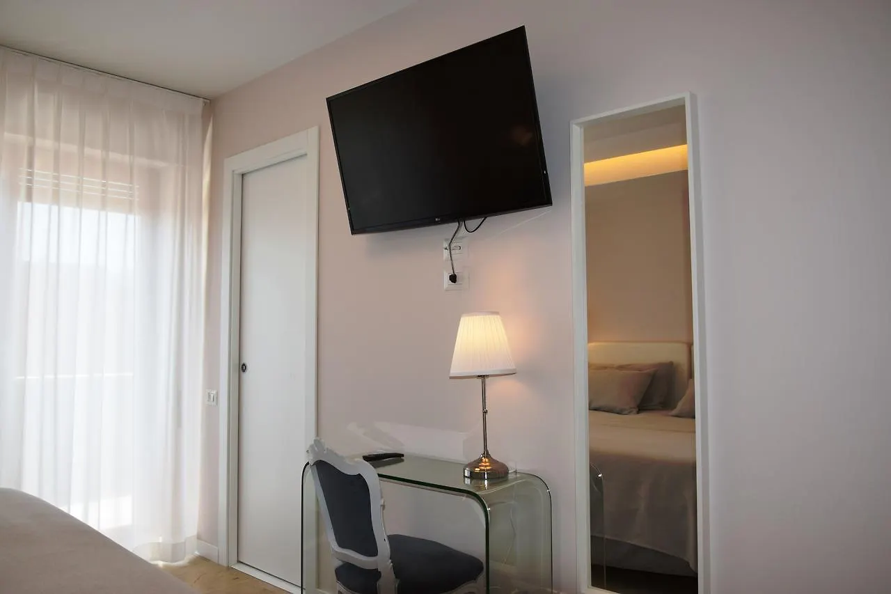 B&B Attico 33 Palermo 3*,  Italy