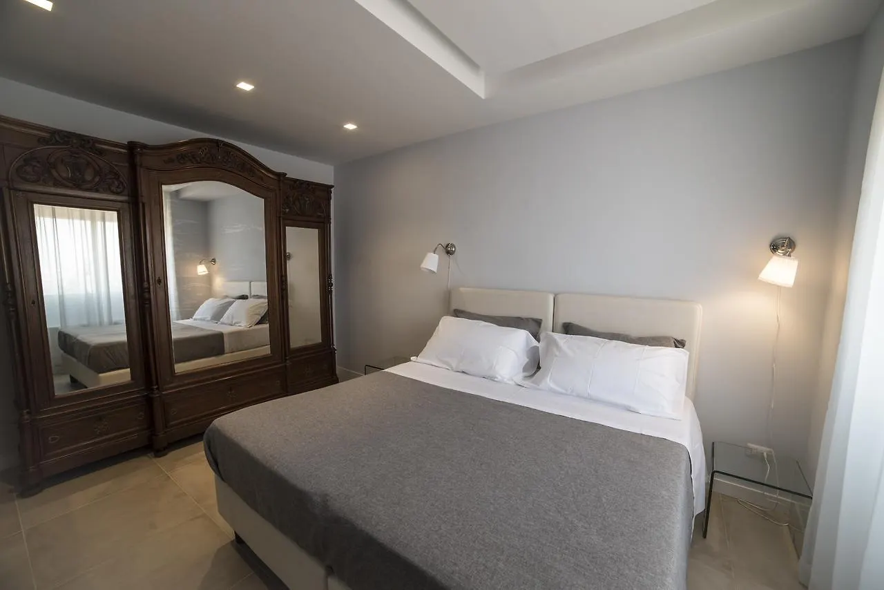 B&B Attico 33 Palermo 3*,  Italy